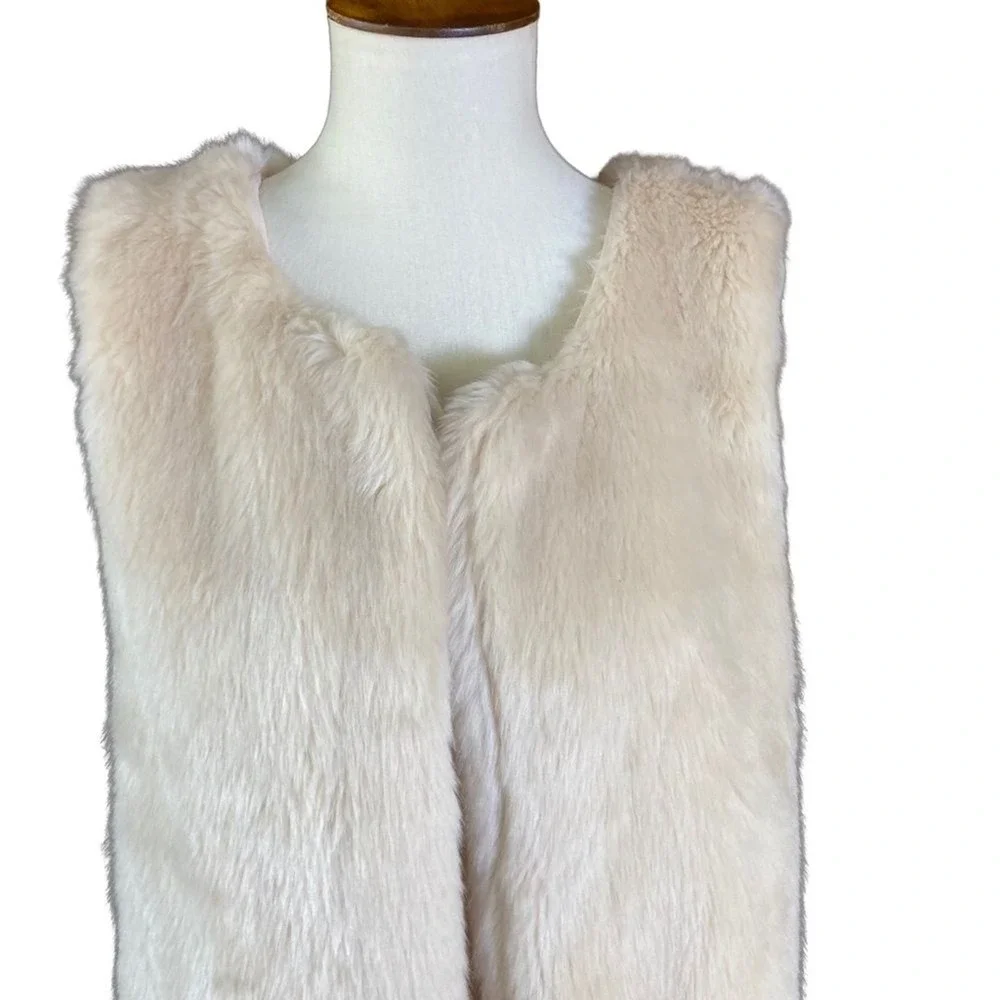 Signature Studio Women's‎ Vest Sz S Cream Faux Fur Open Front
